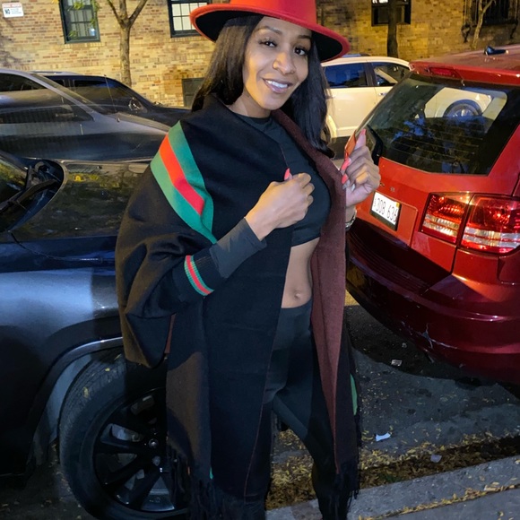 Stylish Black Shawls - Picture 8 of 11